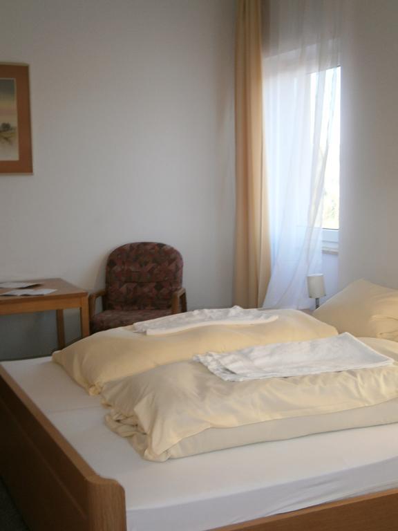 Hotel Strauss Waldbronn Room photo
